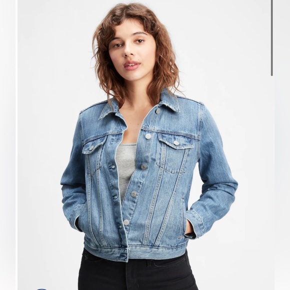 GAP Jackets & Blazers - Cute and comfortable jean jacket by Gap